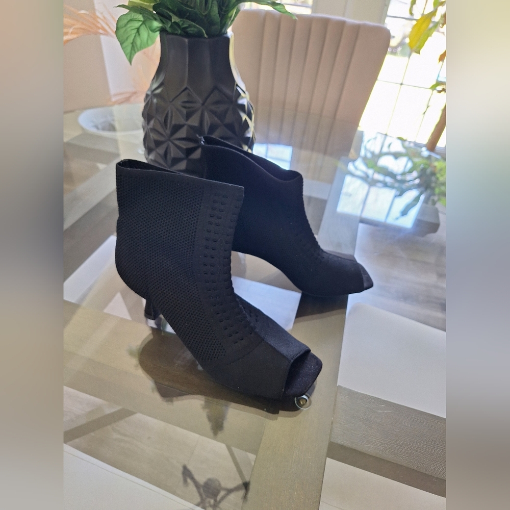 Elegant Black Ankle Boots